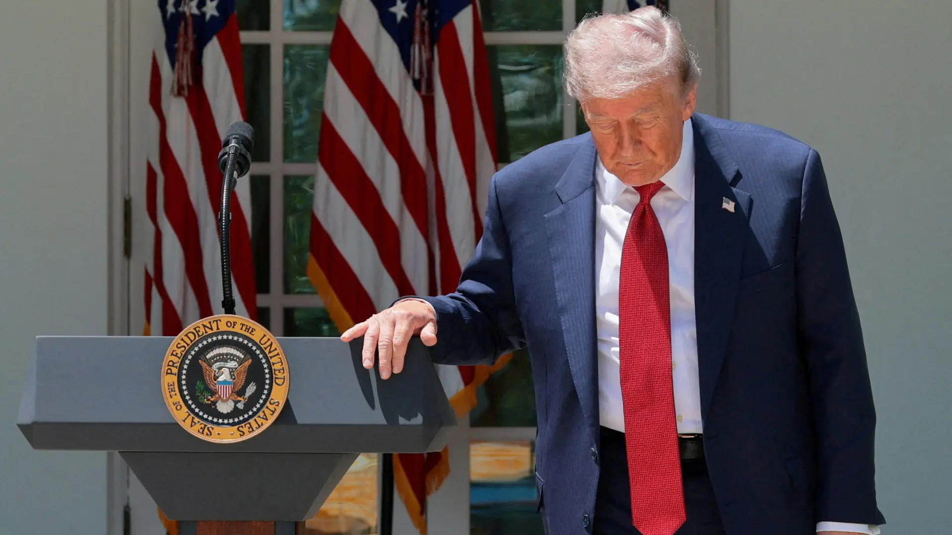 donald tramp REUTERSJonathan Ernst-6a031dee5a206.webp