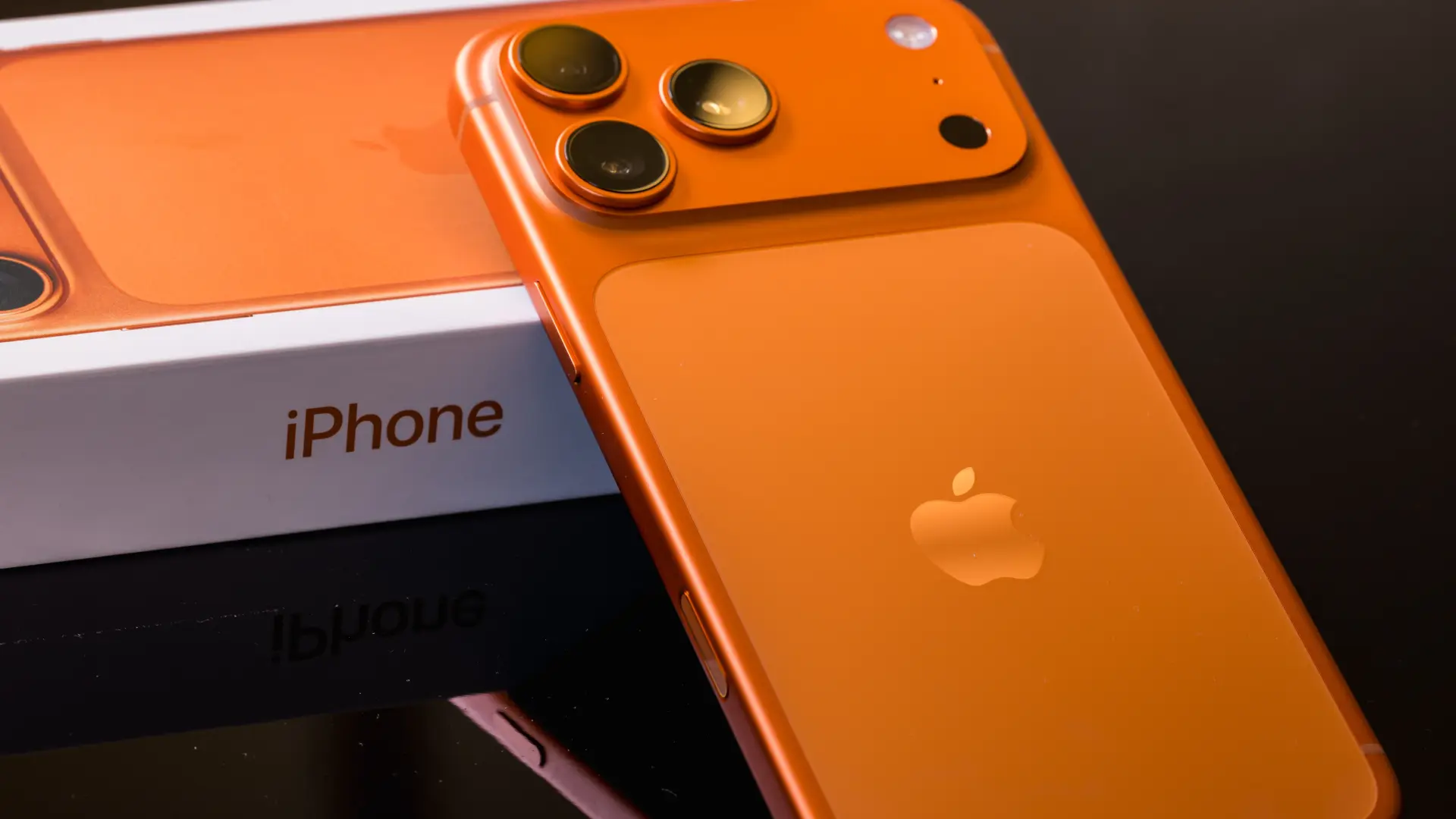 iphone 18 ajfon Shutterstock-6a1ac393474f8.webp