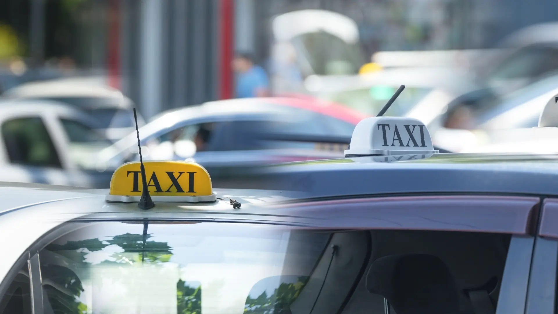 shutterstock, taksi, taxi, taksista-6a07143d0f2a2.webp