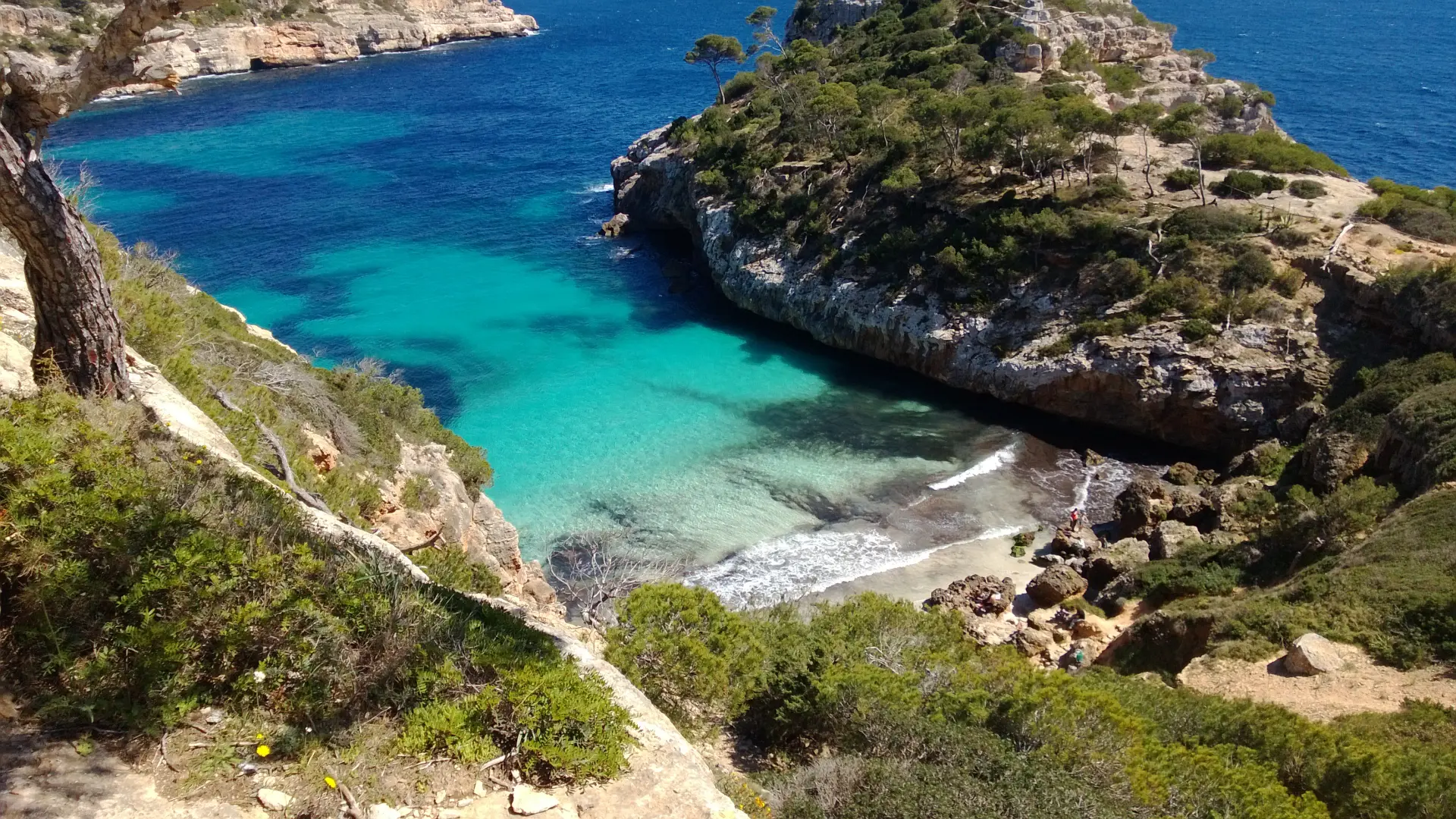 shutterstock_1451348822 plaža more grčka-6a198a5c7a42a.webp