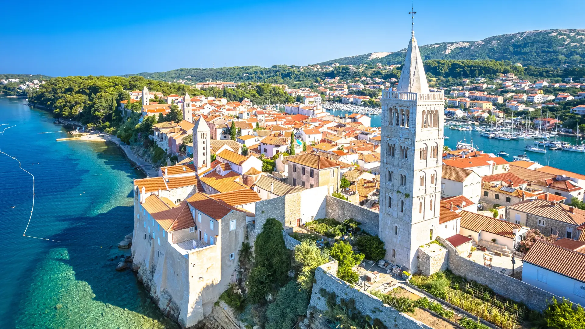 shutterstock_2366391467 Rab Hrvatska more ostrvo stari grad odmor u hrvatskoj-6a046b1cedaa2.webp