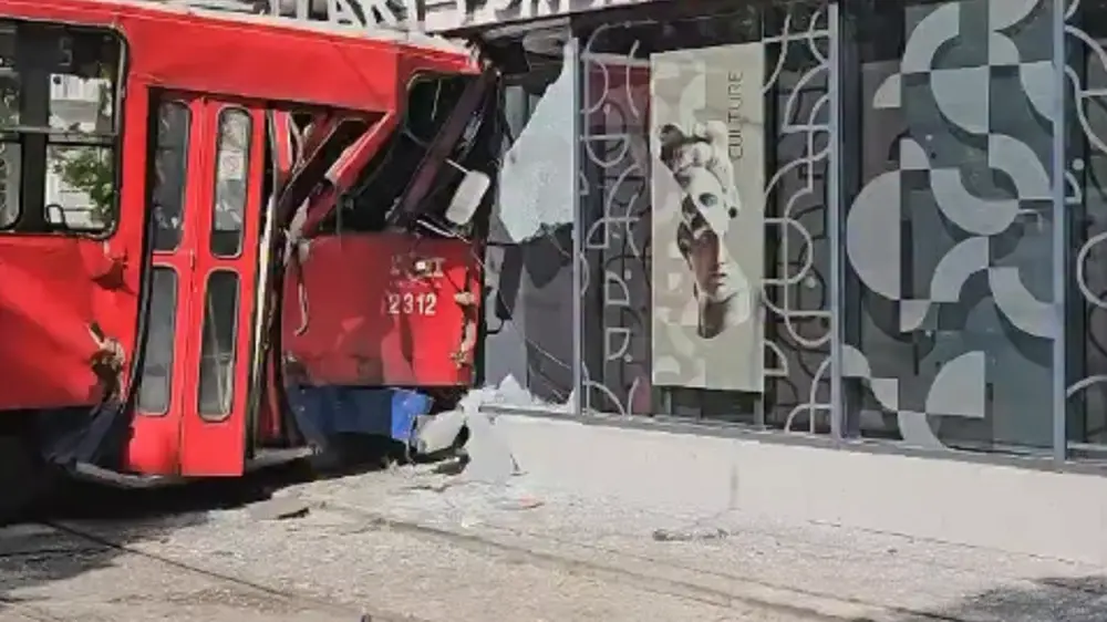 tramvaj iskočio iz šina Dorćol Instagram mojbeograd Printscreen (2)-6a14007509dda.webp