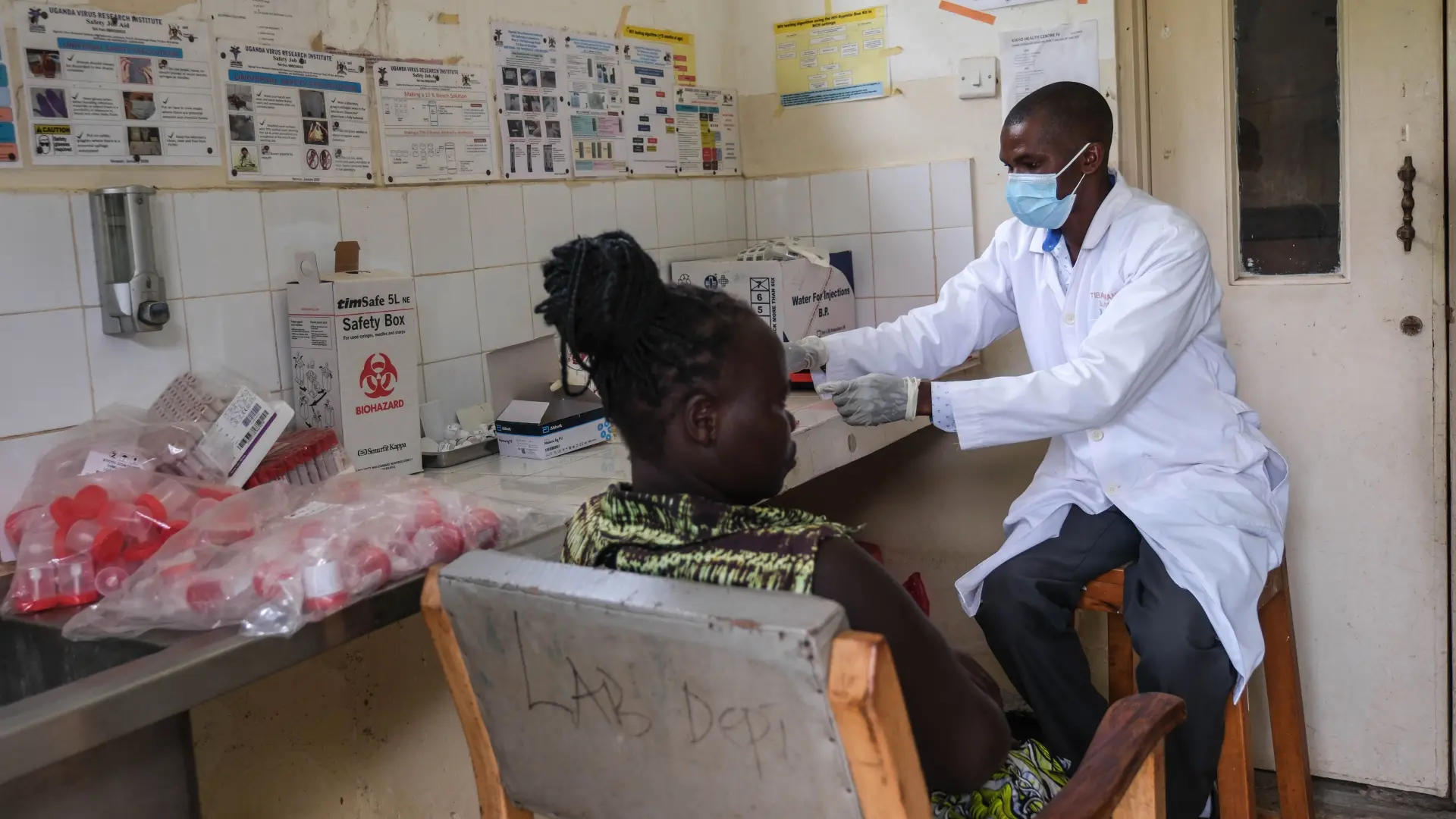 AP PhotoHajarah Nalwadda ebola kongo-6a3e5ccfbc425.webp