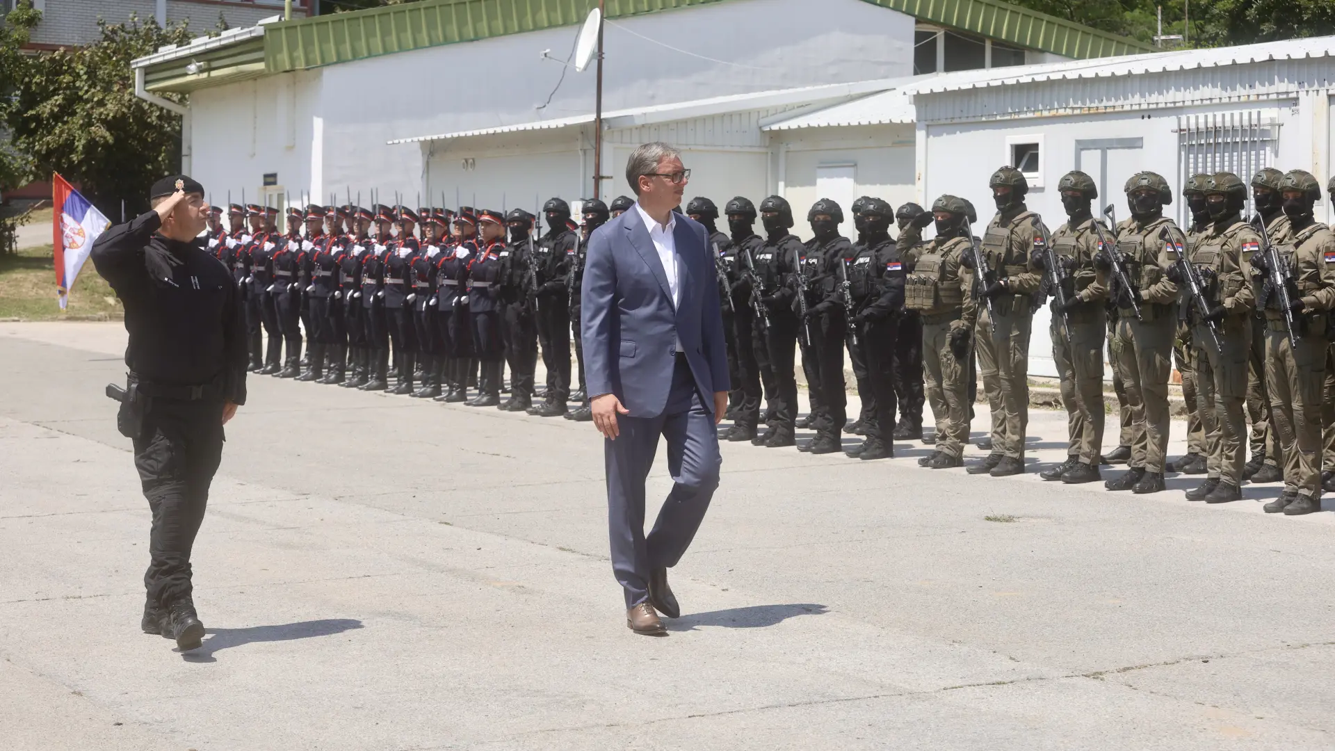 Aleksandar Vučić pokazna vežba Žandarmerija TANJUG DEJAN ŽIVANČEVIĆ-6a439e467e164.webp