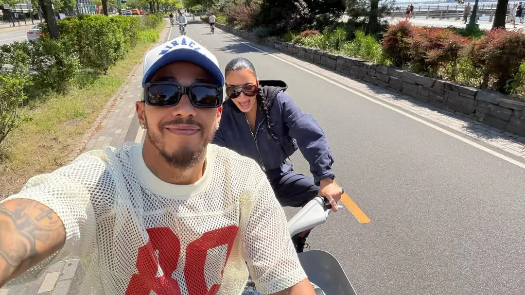 Instagram printscreen kimkadrashian Kim Kardašijan, Luis Hamilton-6a1eef723e929.webp