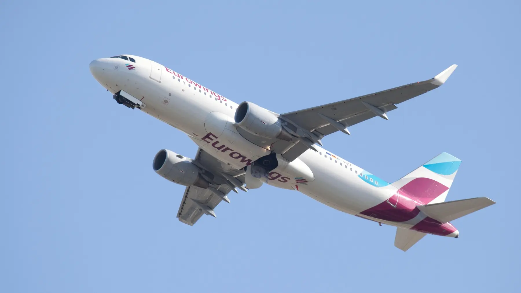 Jurovings Eurowings avion Kevin Clark  Alamy  Profimedia-6a1d7ca769068.webp