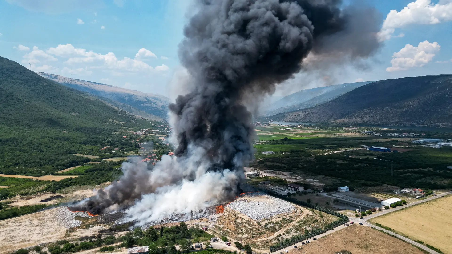Mostar požar deponija Pixsell Denis Kapetanovic (2)-6a3961fb87c44.webp