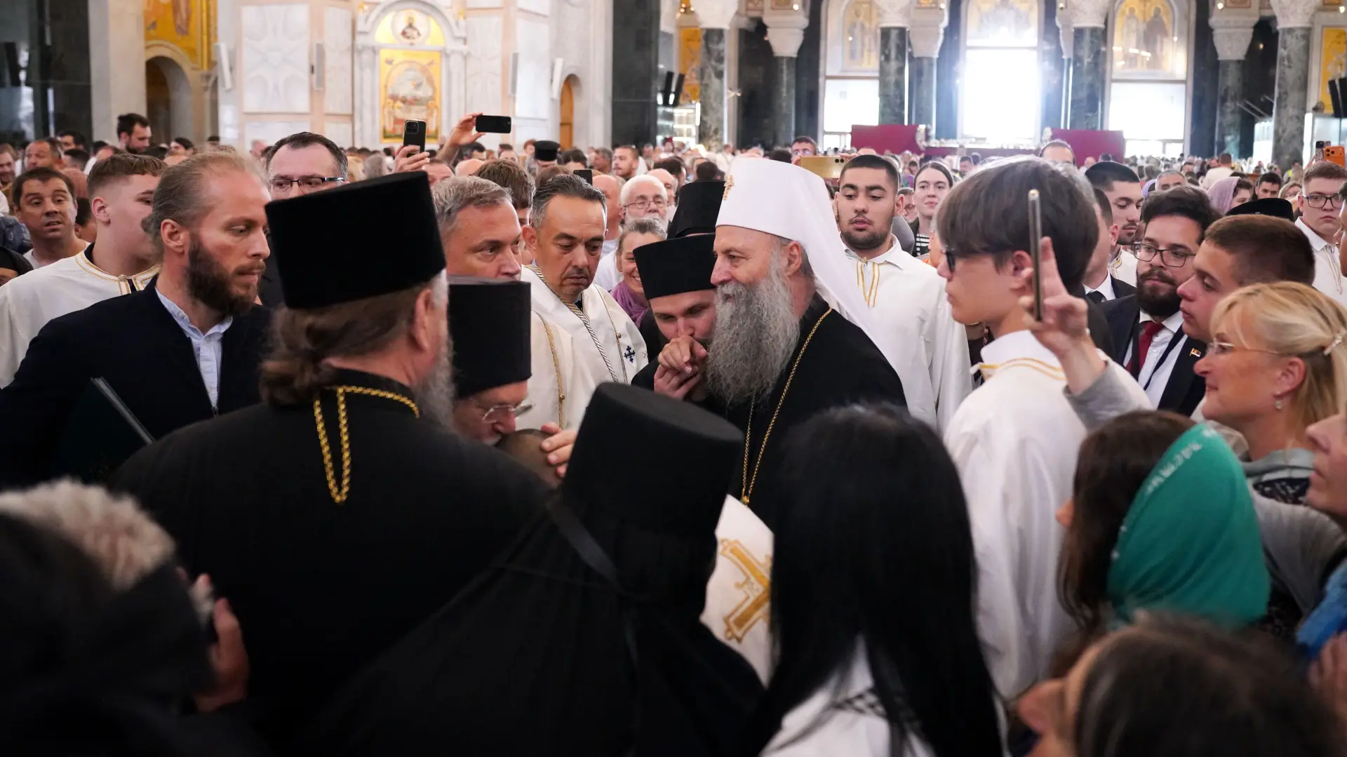 Tan2026-06-0611591384_9 patrijarh porfirije hram svetog save liturgija casni pojas jadranka ilic-6a240e4faa548.webp