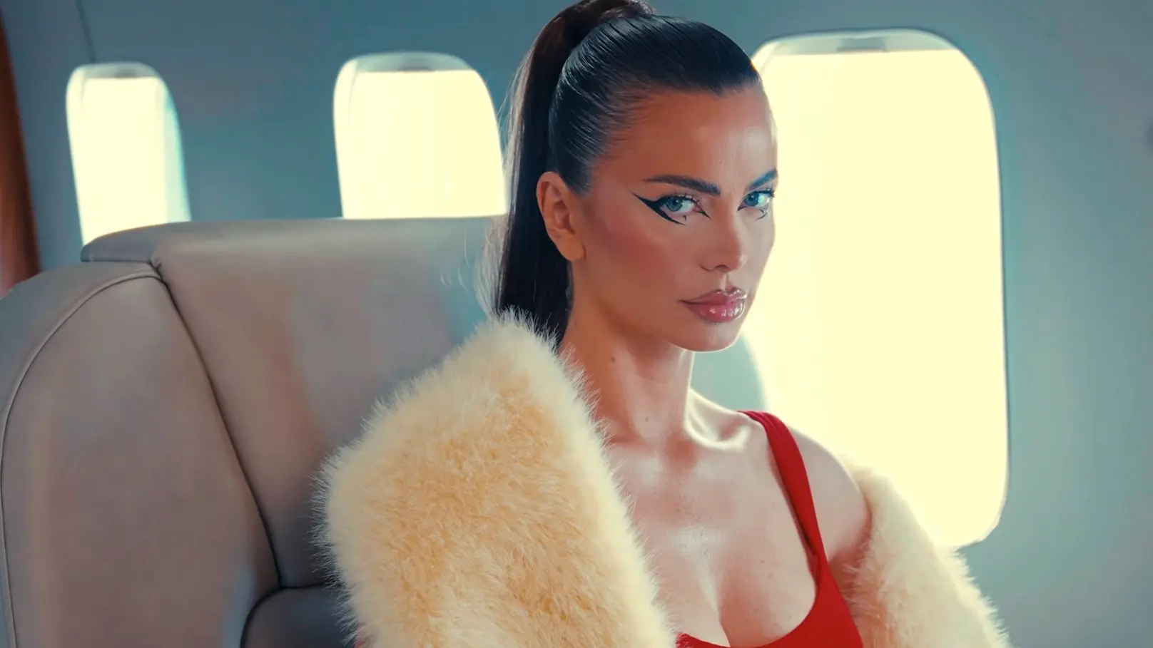 Youtube printscreen, Senorita Music milica pavlović caka-6a3d55d652deb.webp
