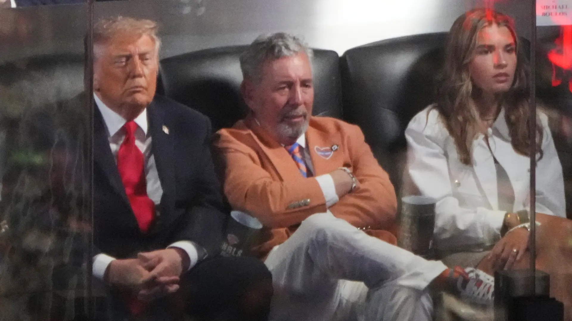 donald tramp AP PhotoMark Schiefelbein)-6a27bf61534af.webp