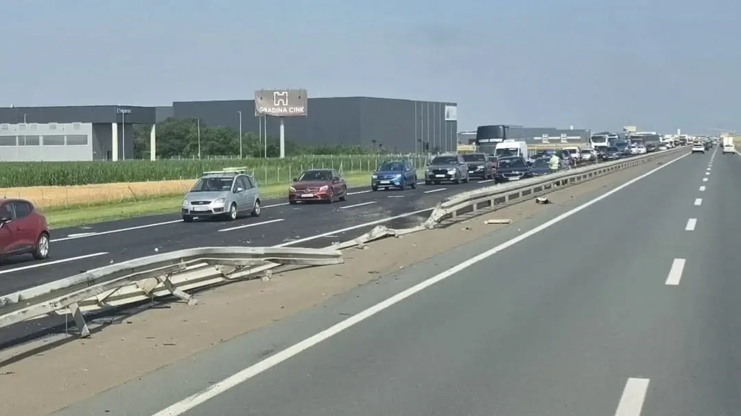 lančani sudar na auto-putu kod Nove Pazove-6a38f0fcb2446.webp