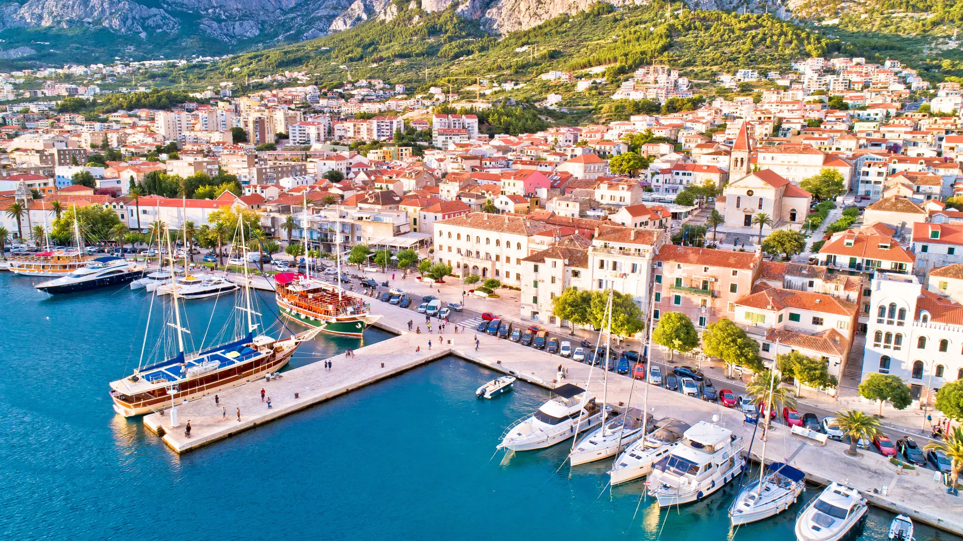 makarska shutterstock_1783706126-6a32567bccdb5.webp