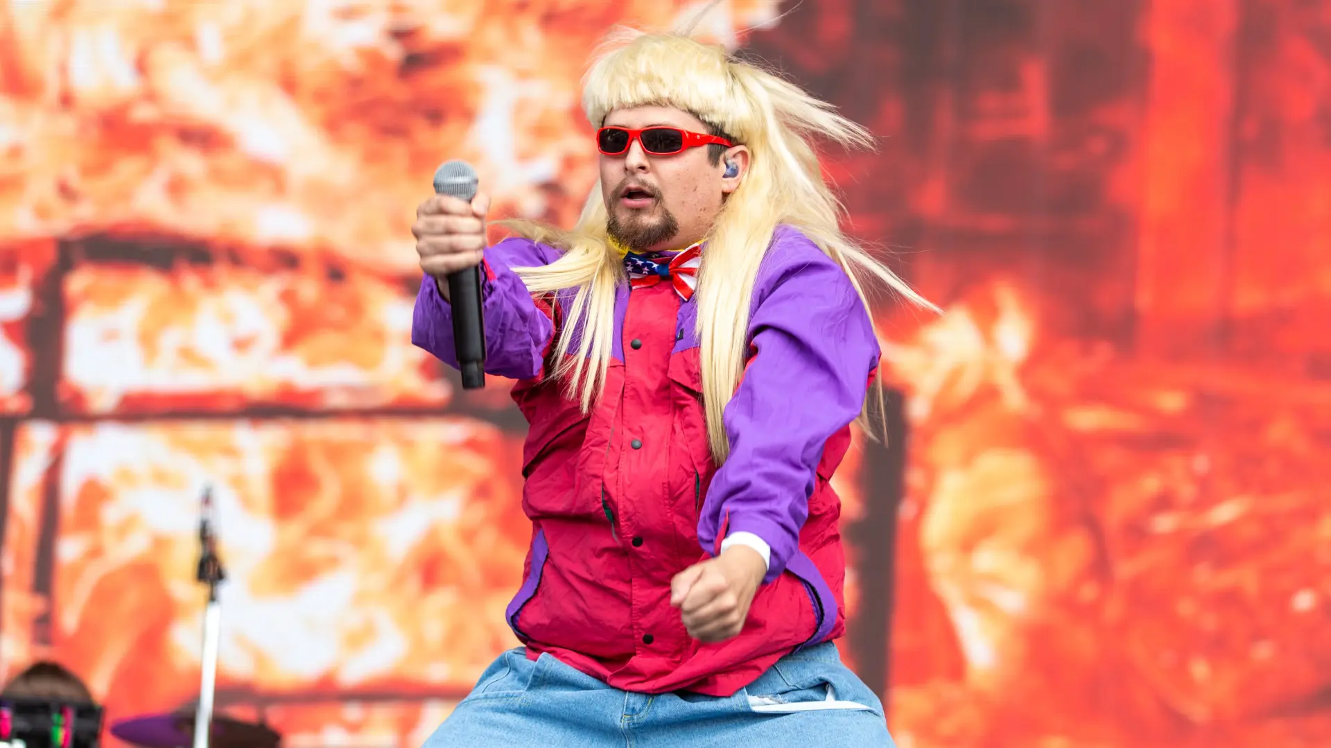 profimedia-0729393469 oliver tree tri-6a2fb42eb4c19.webp