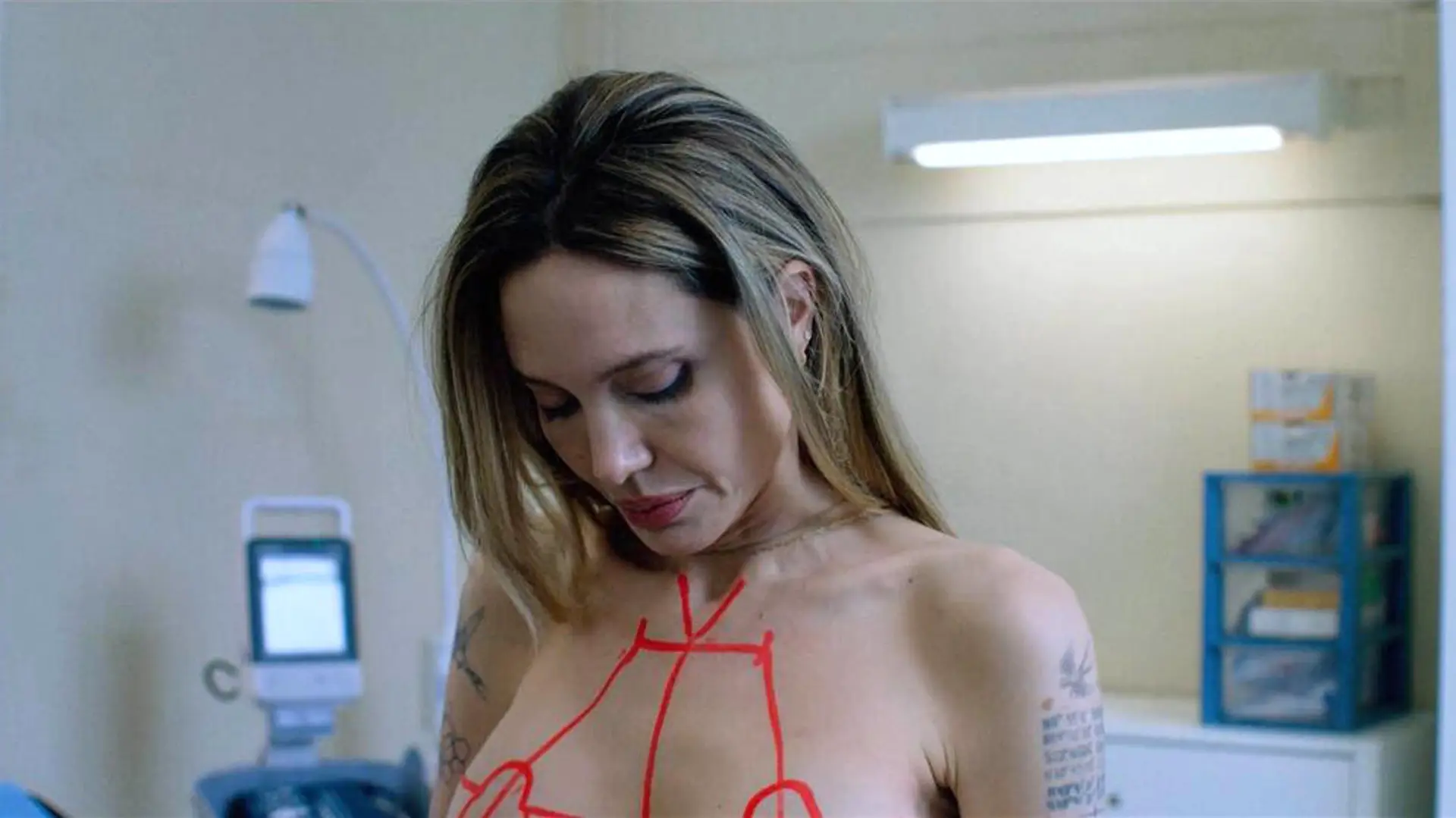 profimedia-1106441071 angelina jolie anđelina džoli couture-6a42a4a7c8432.webp