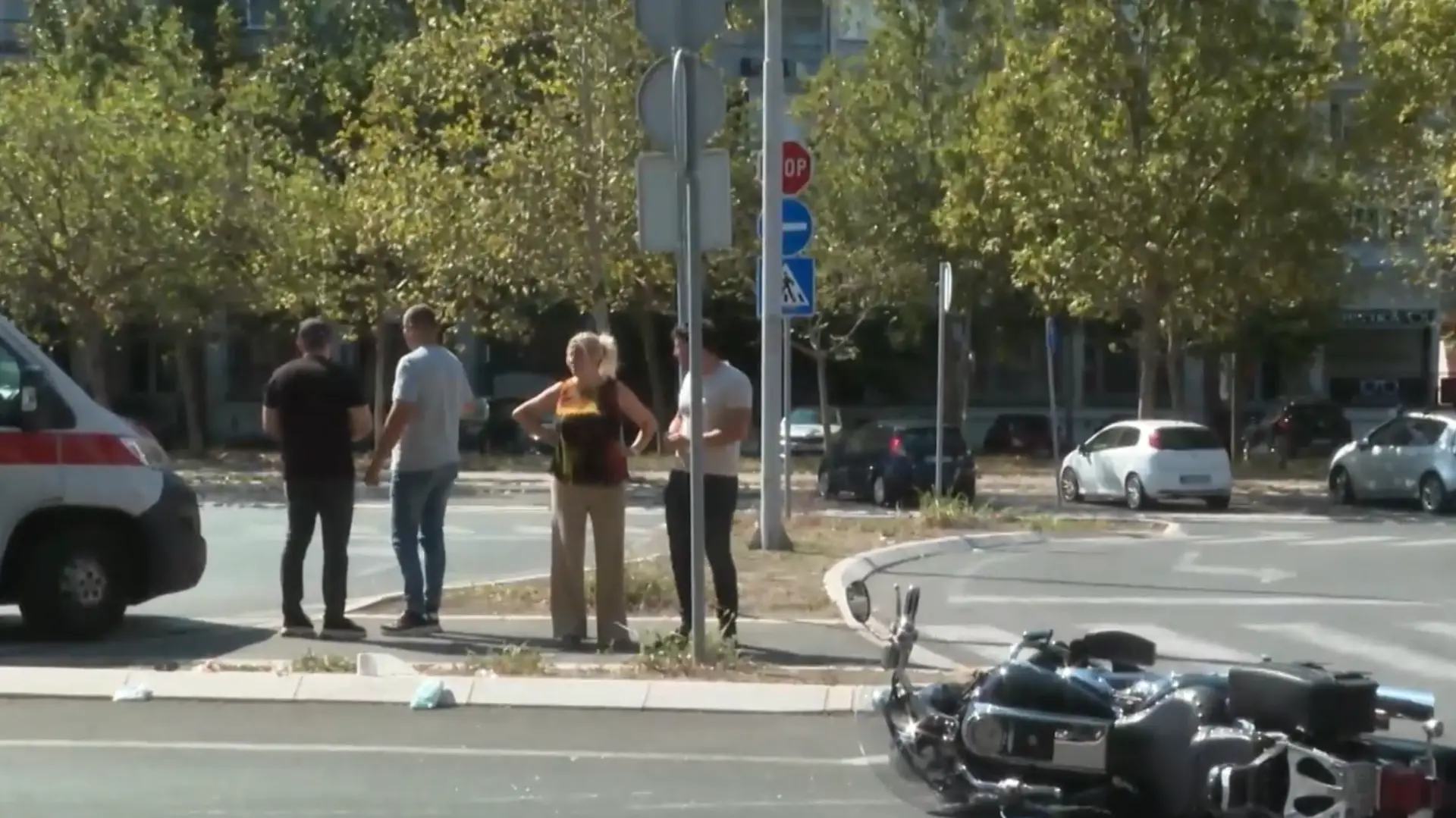 saobraćajna nesreća policija motor hitna pomoć UNA TV-6a299a3dd9d83.webp