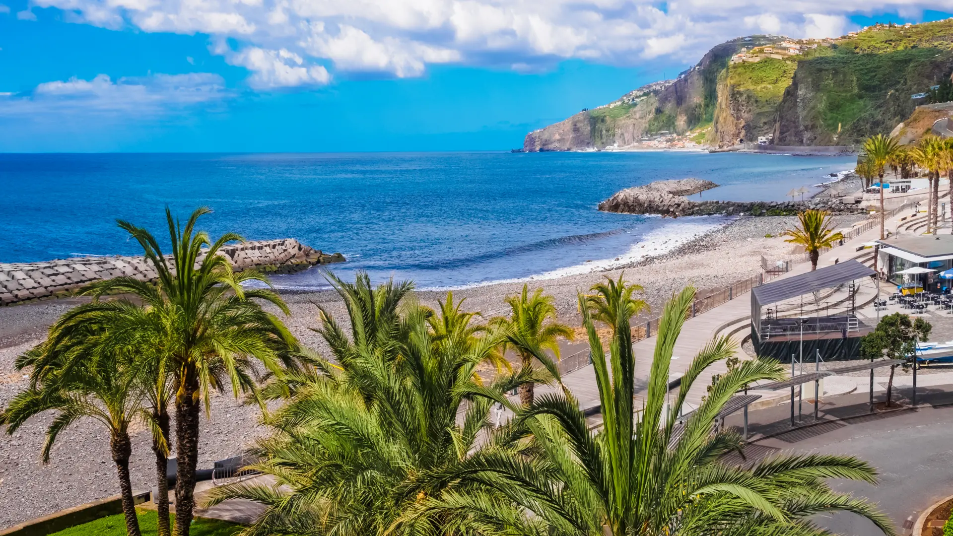 shutterstock_1889693941 Madeira ostrvo more-6a351fe7964cc.webp