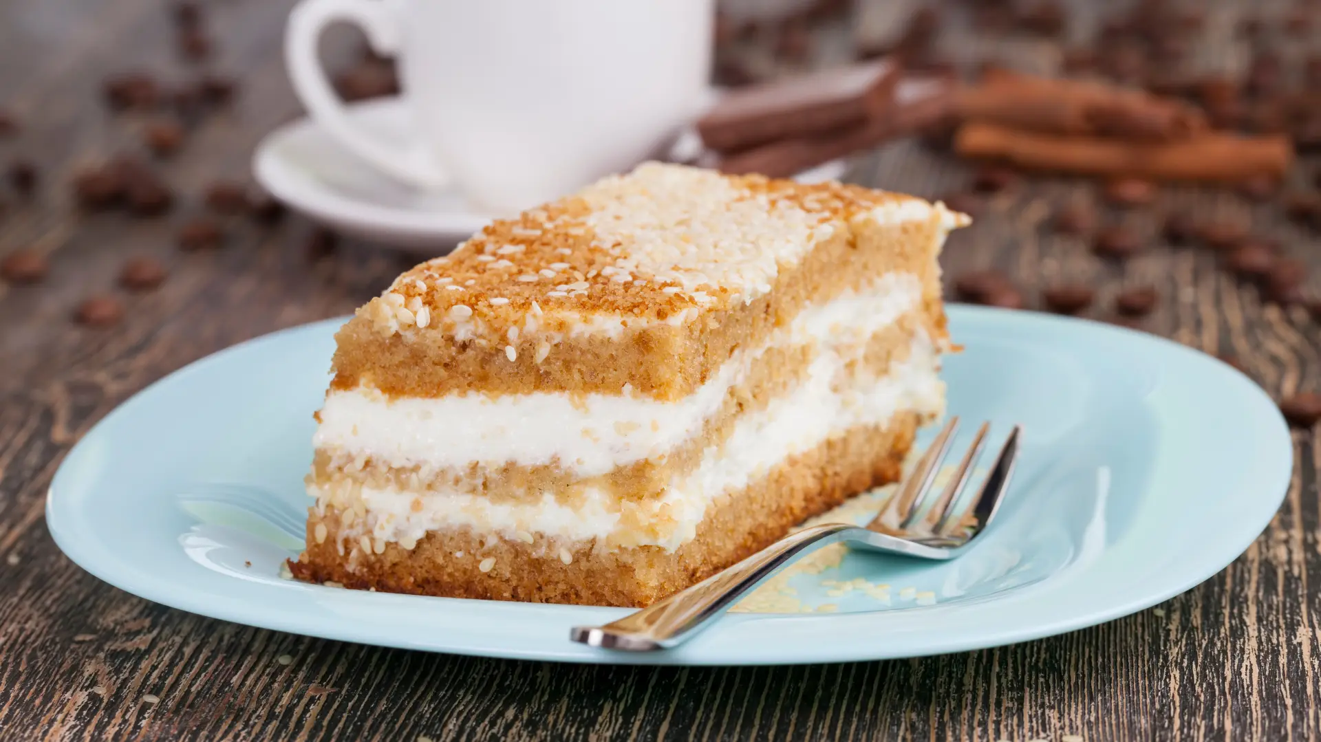 shutterstock_1923904367 keks torta-6a43bb7e565e7.webp