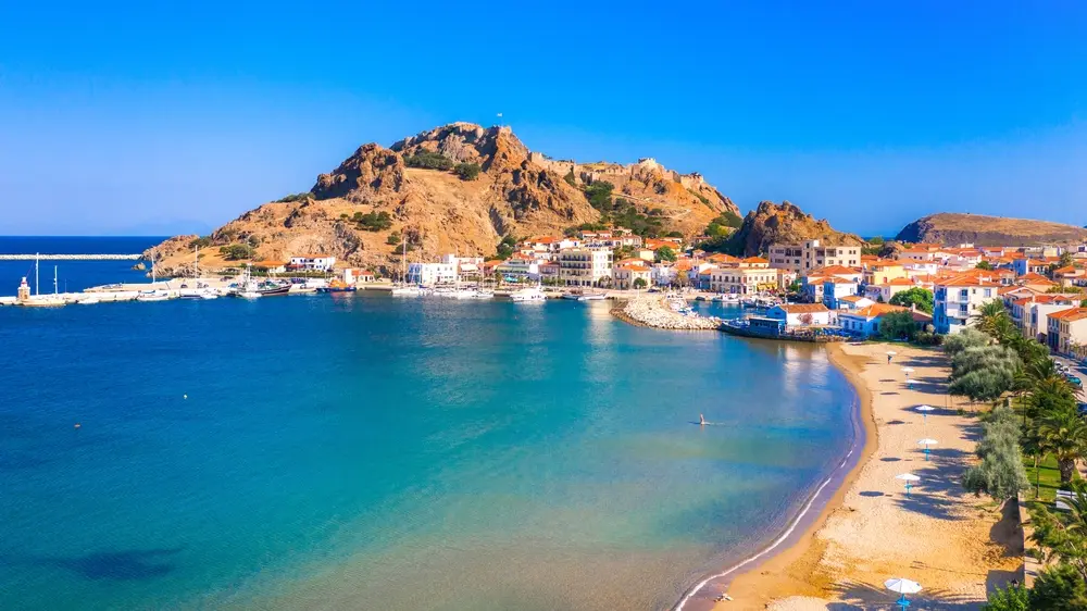 shutterstock_2042466968 Limnos, Grčka, putovanja, letovanje, plaža-6a1fded1a37ca.webp