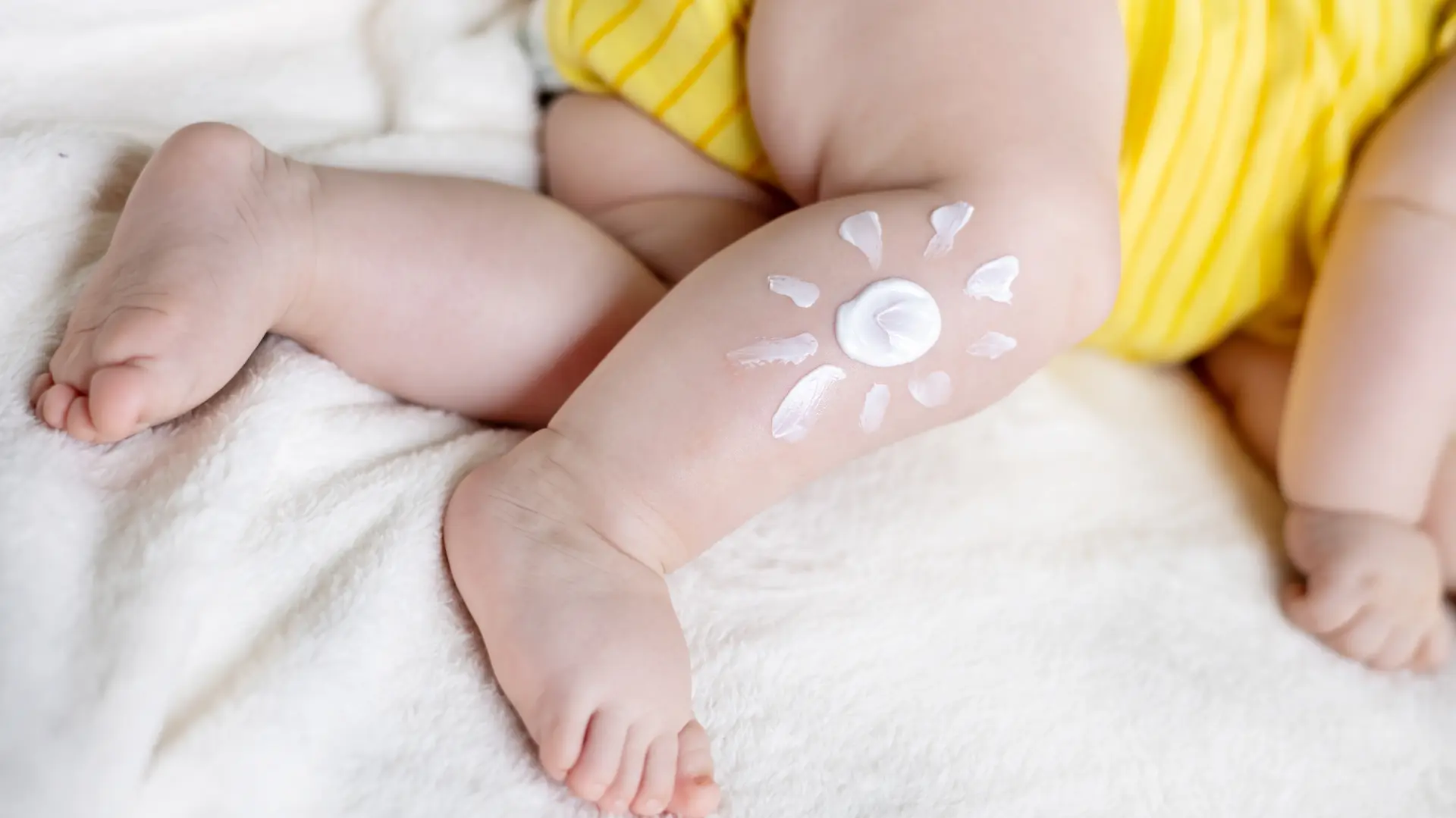 shutterstock_2303682157 beba koža leto bebe dete-6a36abaf7f31a.webp