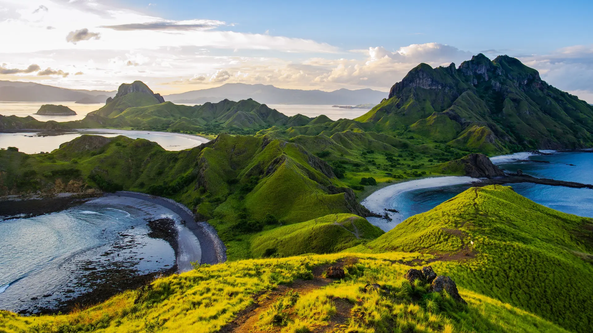 shutterstock_2342567965 nacionalni park Komodo-6a3105692eba5.webp