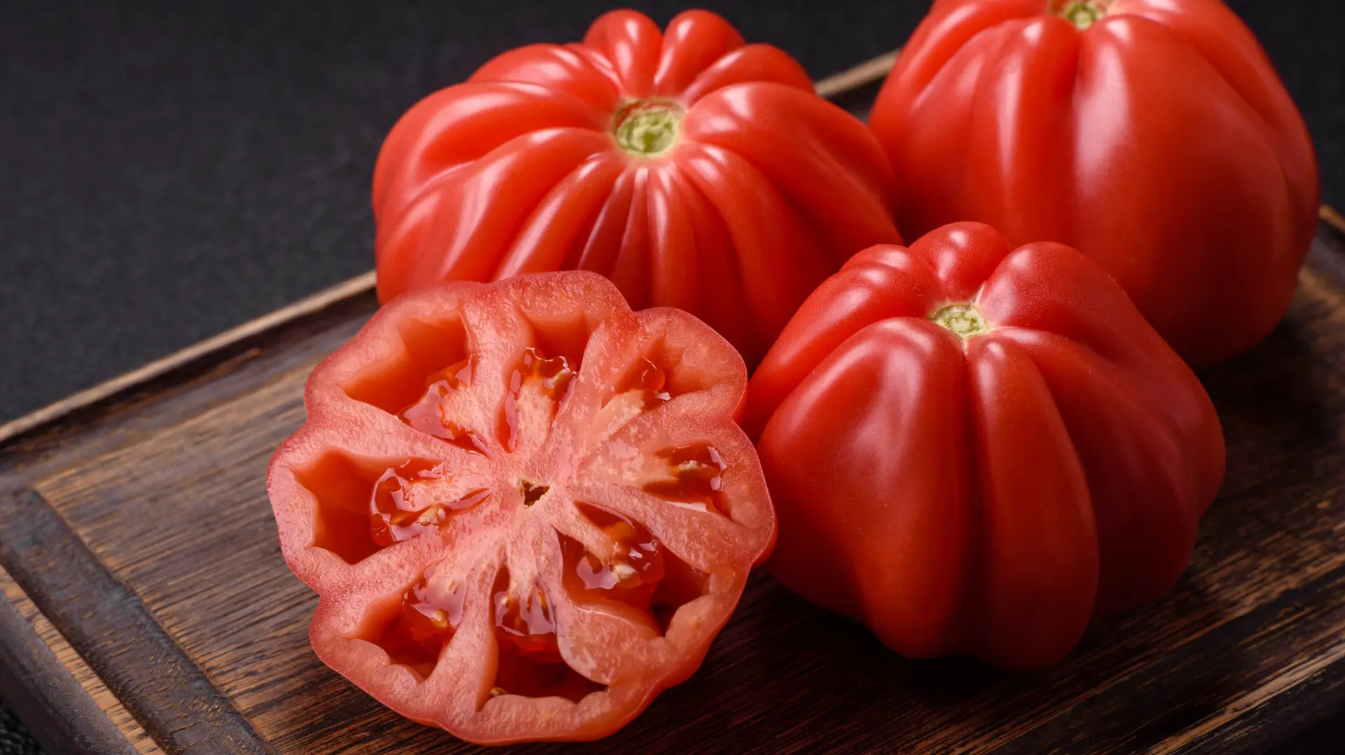 shutterstock_2781798307 paradajz paradaiz-6a2be5a7b5a01.webp