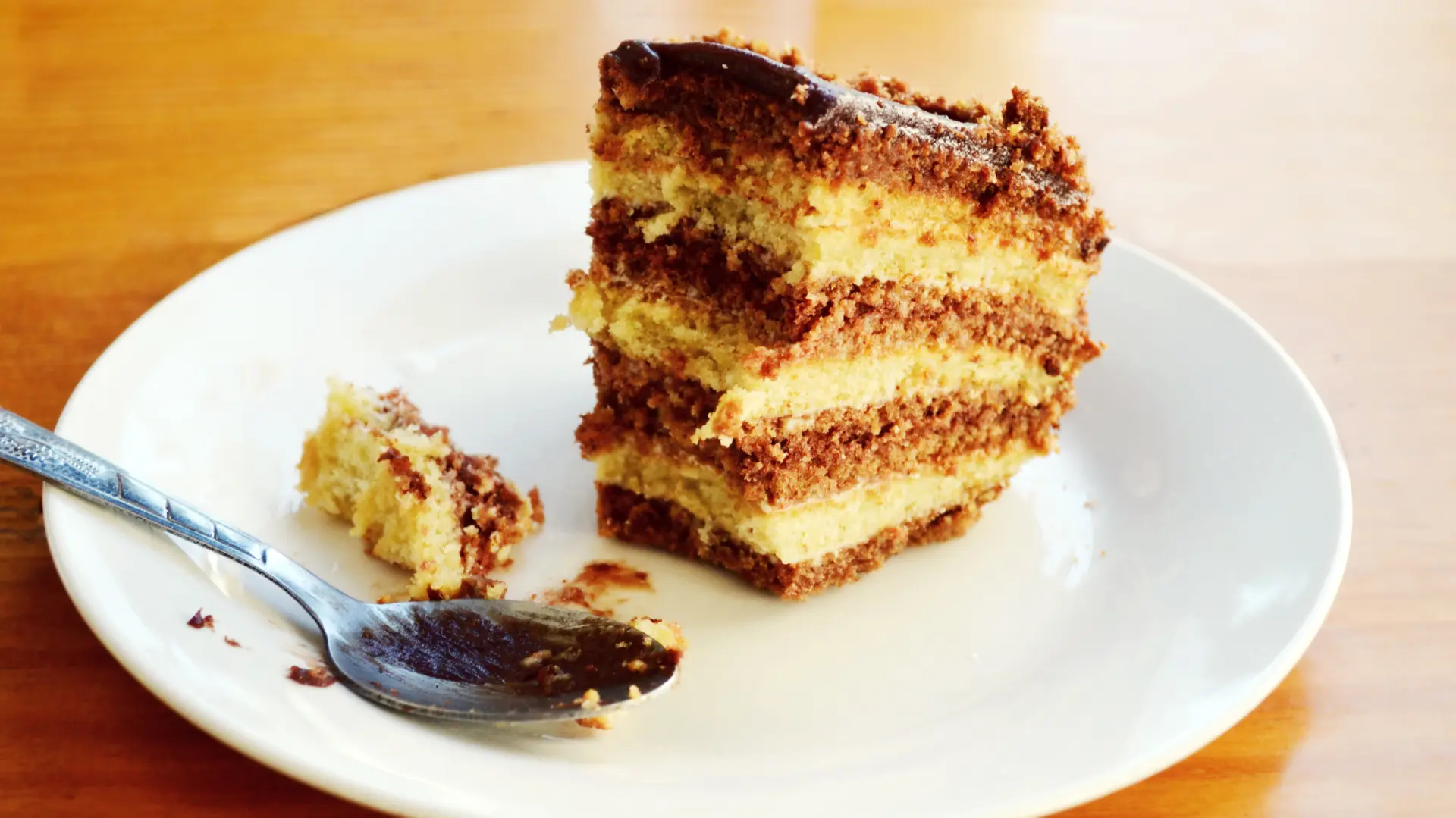 shutterstock_371241838 371241925 čoko moko torta slatki greh kolač-6a3e7da8c500a.webp