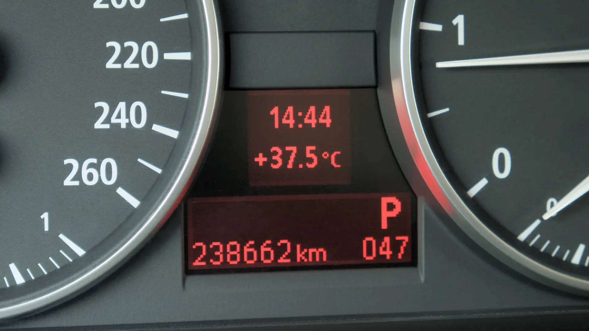temperatura u automobilu shutterstock_2482256837-6a3a60d1c4552.webp