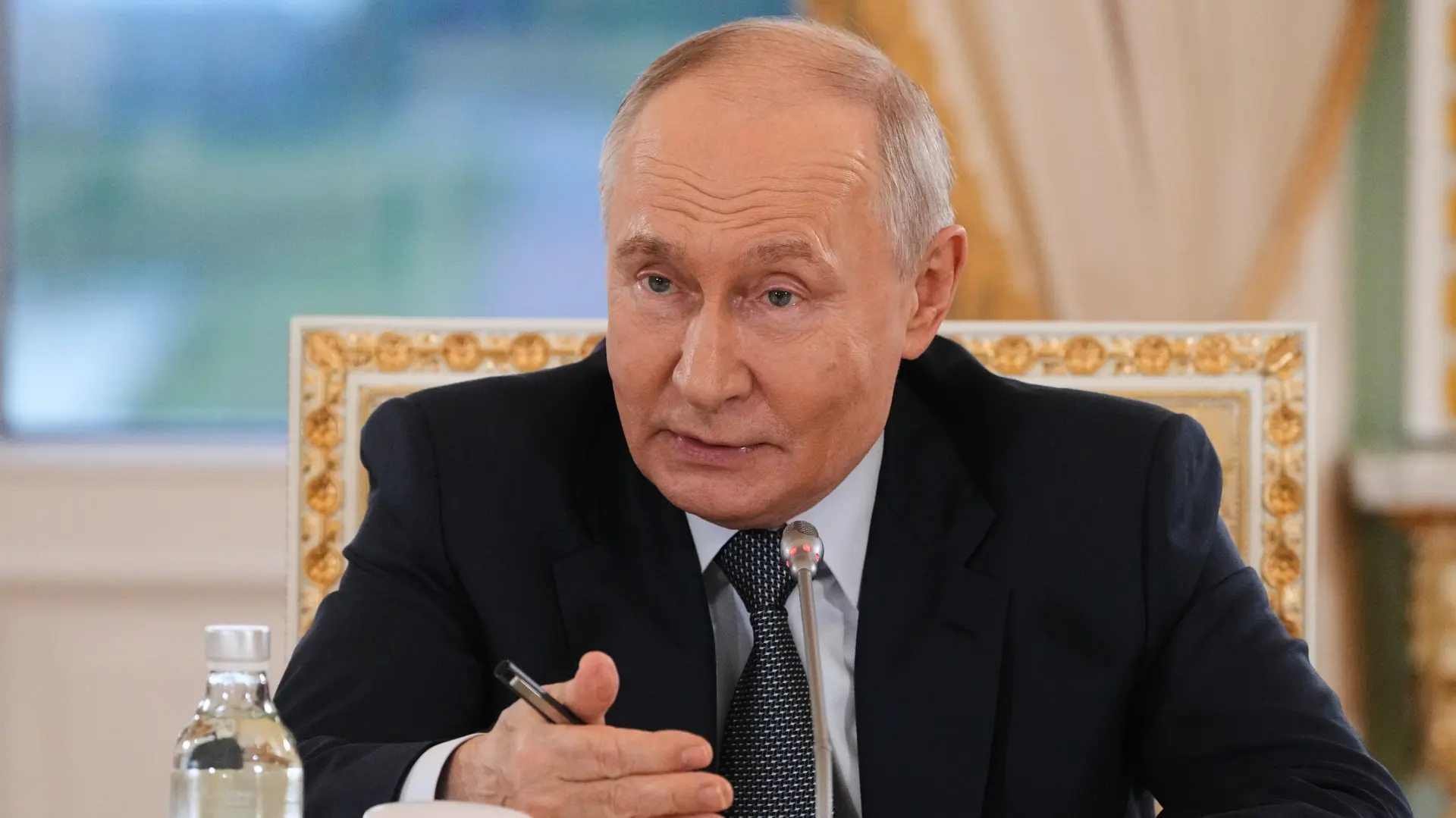 vladimir putin AP PhotoDmitri Lovetsky,-6a21d1ba25a8f.webp