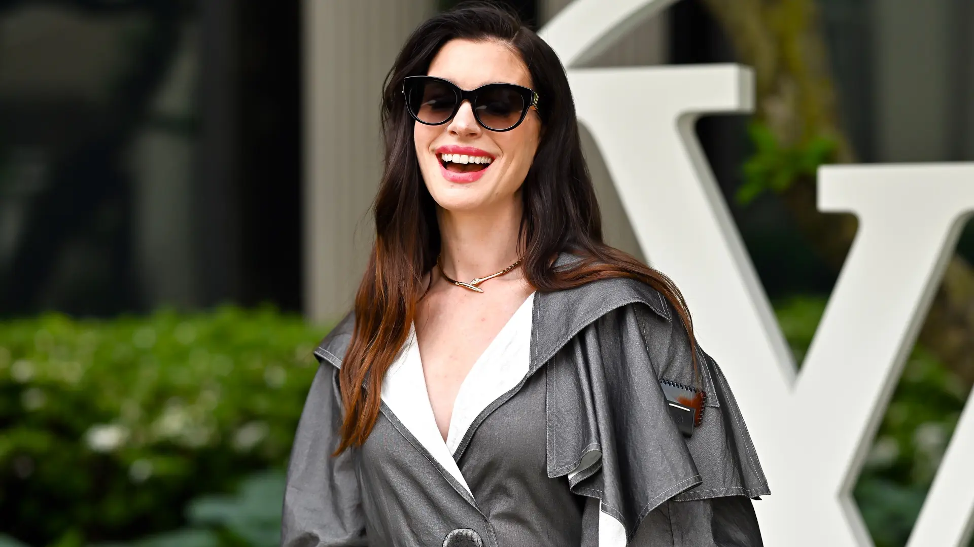 Evan AgostiniInvisionAP en hatavej anne hathaway-6a461d7dd37ee.webp