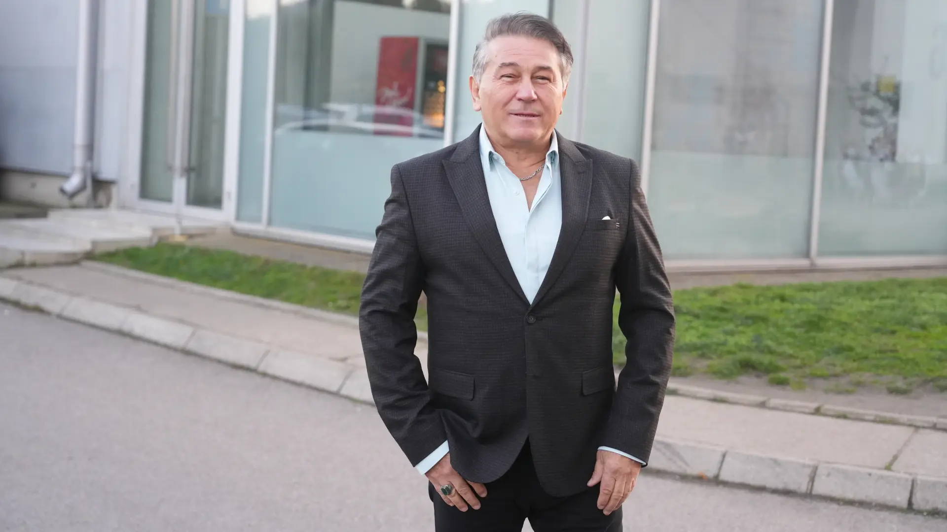 Halid Muslimović Antonio AhelATAImages-6a4cbe0e5e085.webp