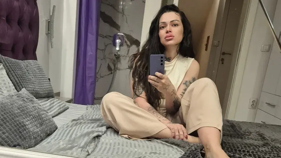 Instagram printscreen, la_hiena_999 dunja ilić ajla begović 4-6a5a019e41b0a.webp