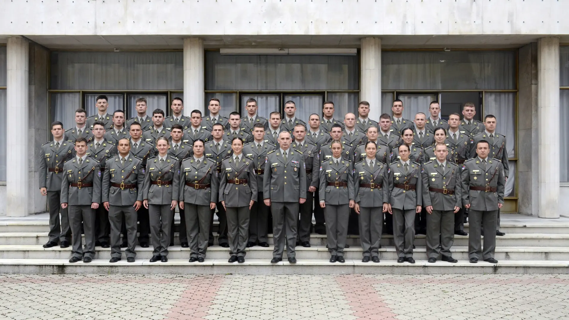Najmlađi oficiri TANJUG MINISTARSTVO ODBRANE I VOJSKA SRBIJE-6a67690794d37.webp