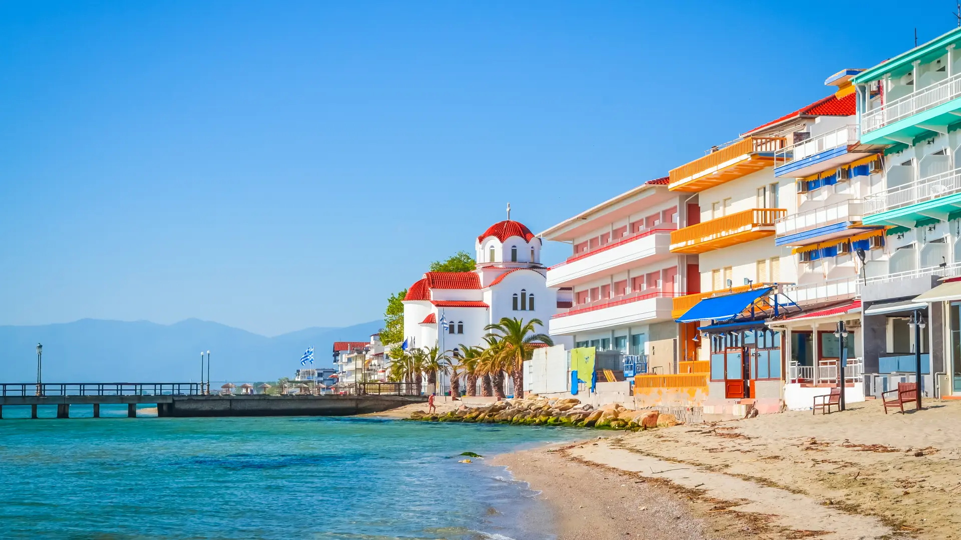Paralija Grčka more plaža letovanje shutterstock_1281505972-6a5e50457fca6.webp