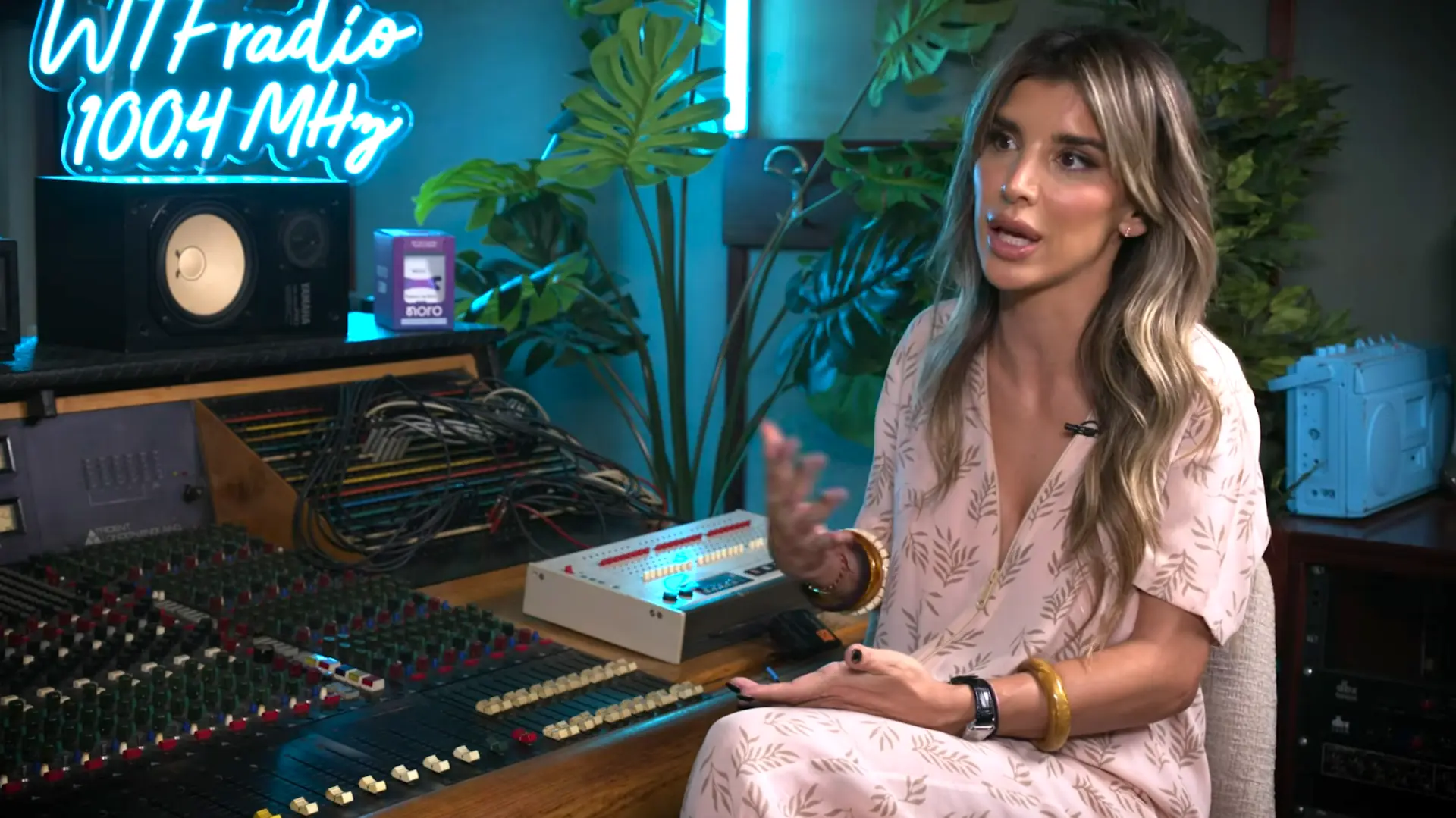 YouTube printscreen, WTF Radio jovana pajić 2-6a6b1453e02ab.webp