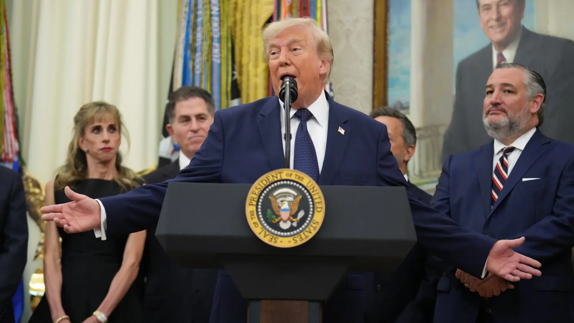 donald tramp AP PhotoMark Schiefelbein-6a4bbba2b5c6d.webp
