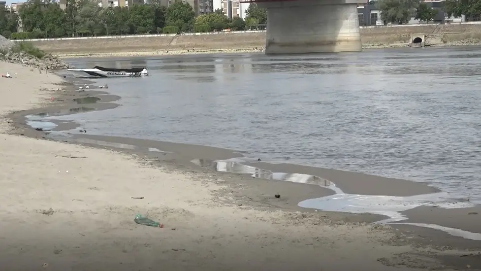 dunav nizak vodostaj-6a4d099b19eb0.webp