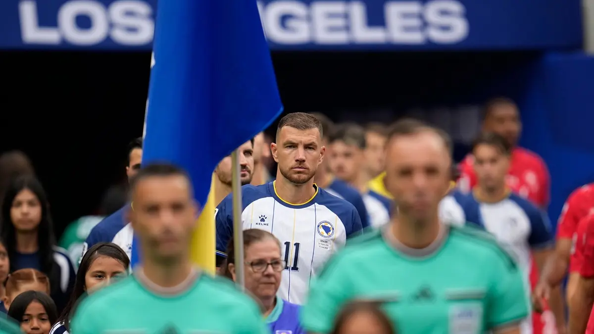 dzeko AP PhotoGregory Bull-6a44d80e0af3b.webp
