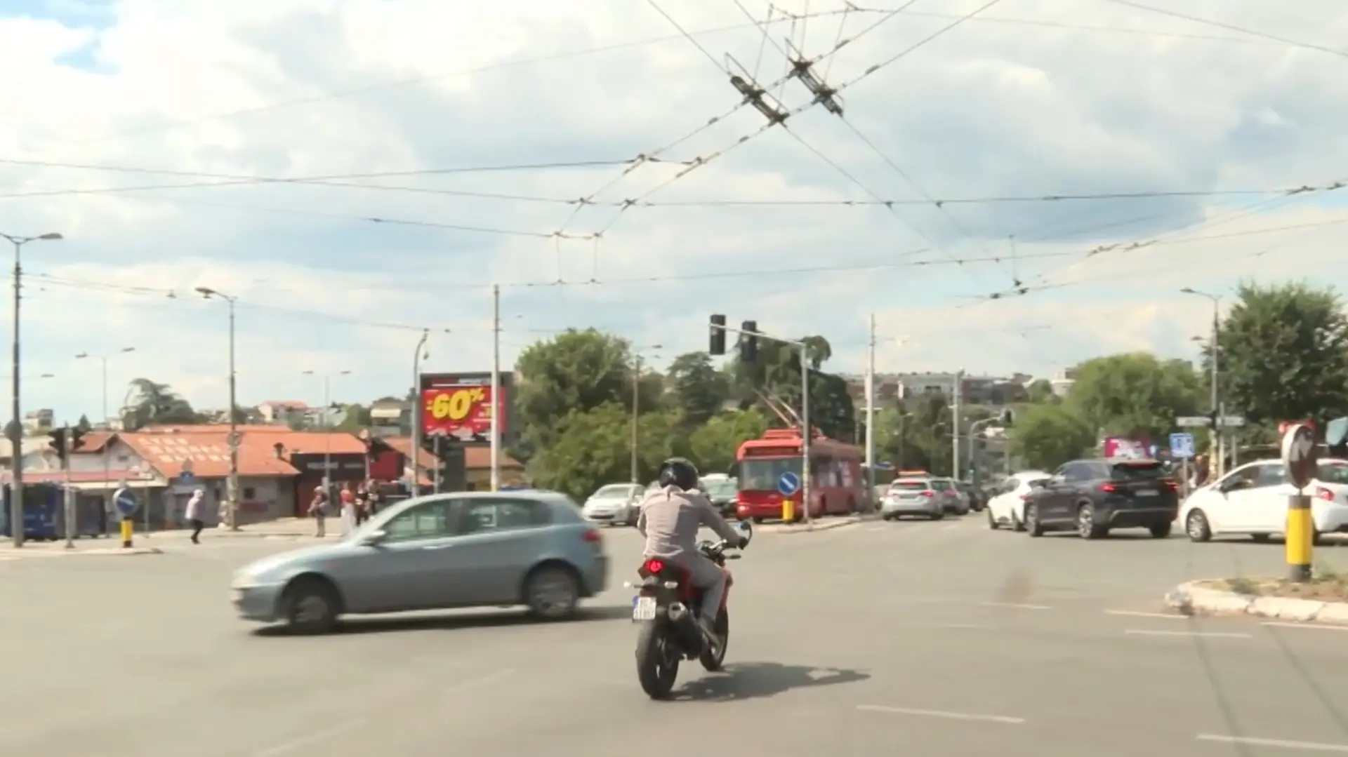 motor motociklista saobraćaj Beograd ulica UNA TV-6a60fc1e6d320.webp