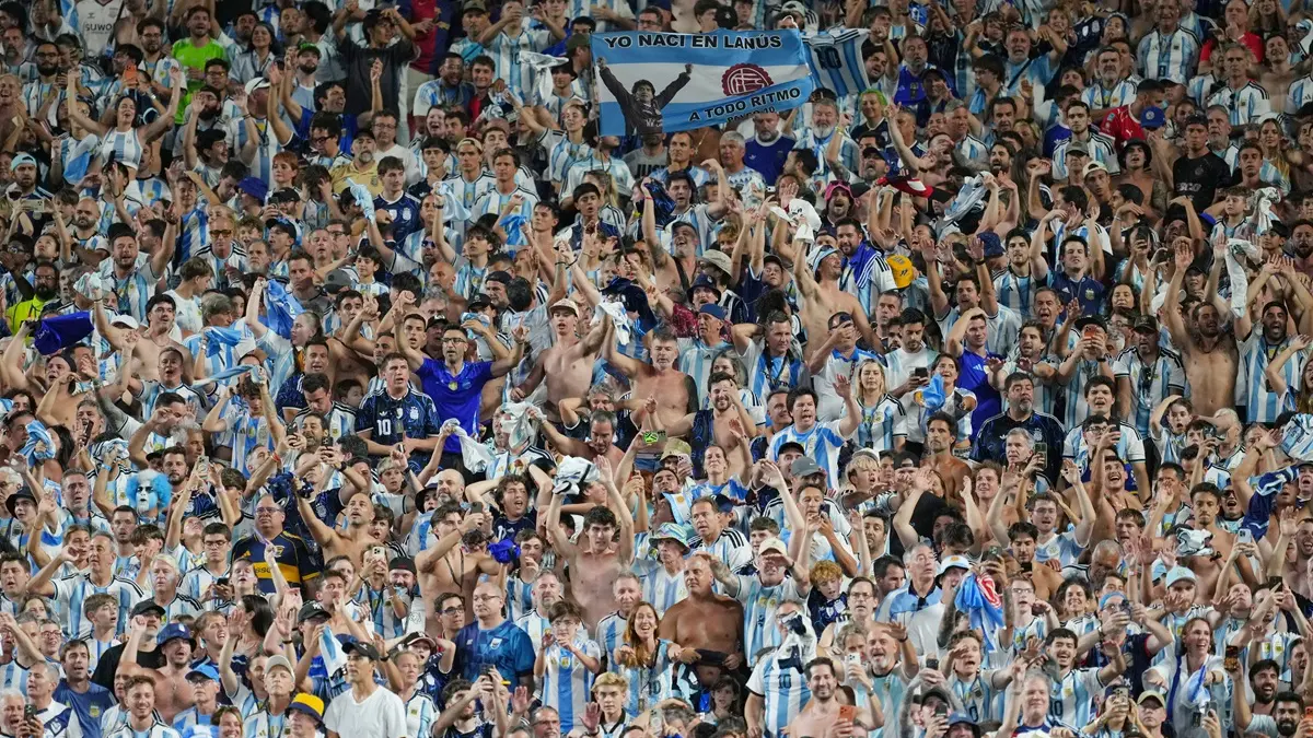 navijaci argentine AP PhotoEd Zurga-6a5789bde3937.webp
