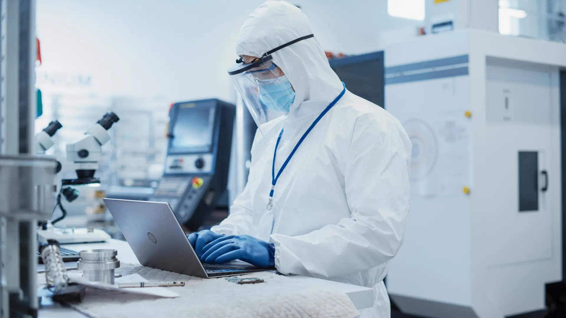 shutterstock_2221970499 zaraza virus kuga pandemija epidemija bolnica laboratorija-6a5f814e597c9.webp