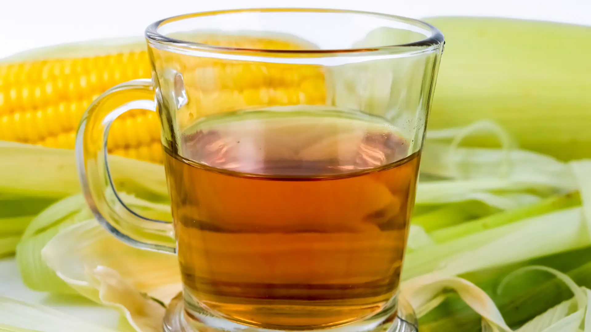 shutterstock_2564394469 čaj od kukuruzne svile kukuruz-6a64da4813fe2.webp