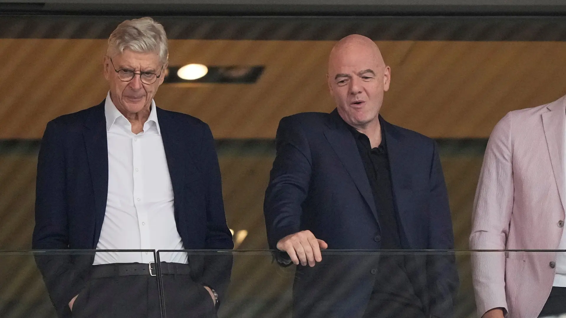 Arsen Venger i Đani Infantino Tanjug AP Photo Martin Meissner-6a71df8542b89.webp