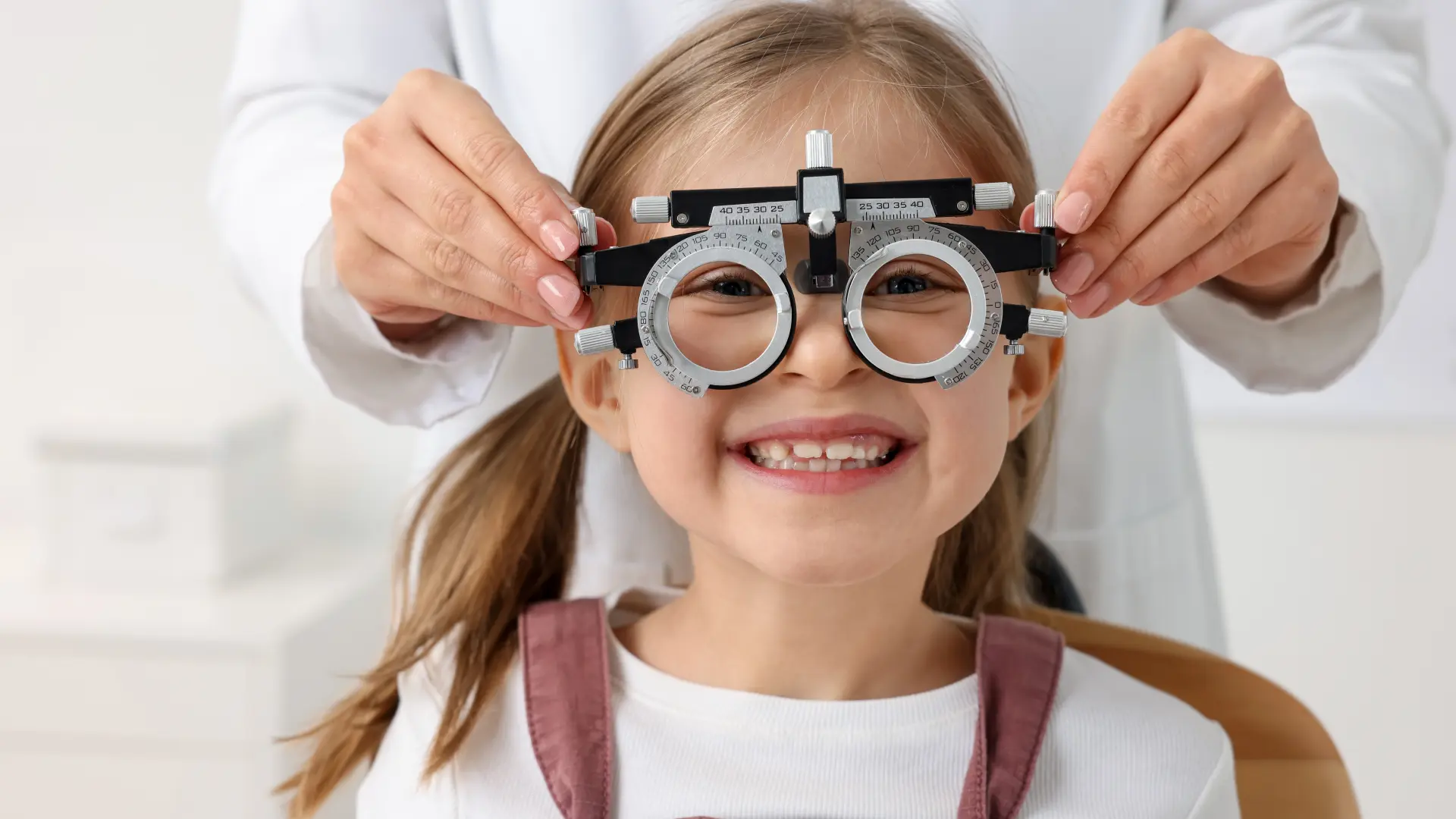 Deca naočare vid Shutterstock-6a8095454d016.webp