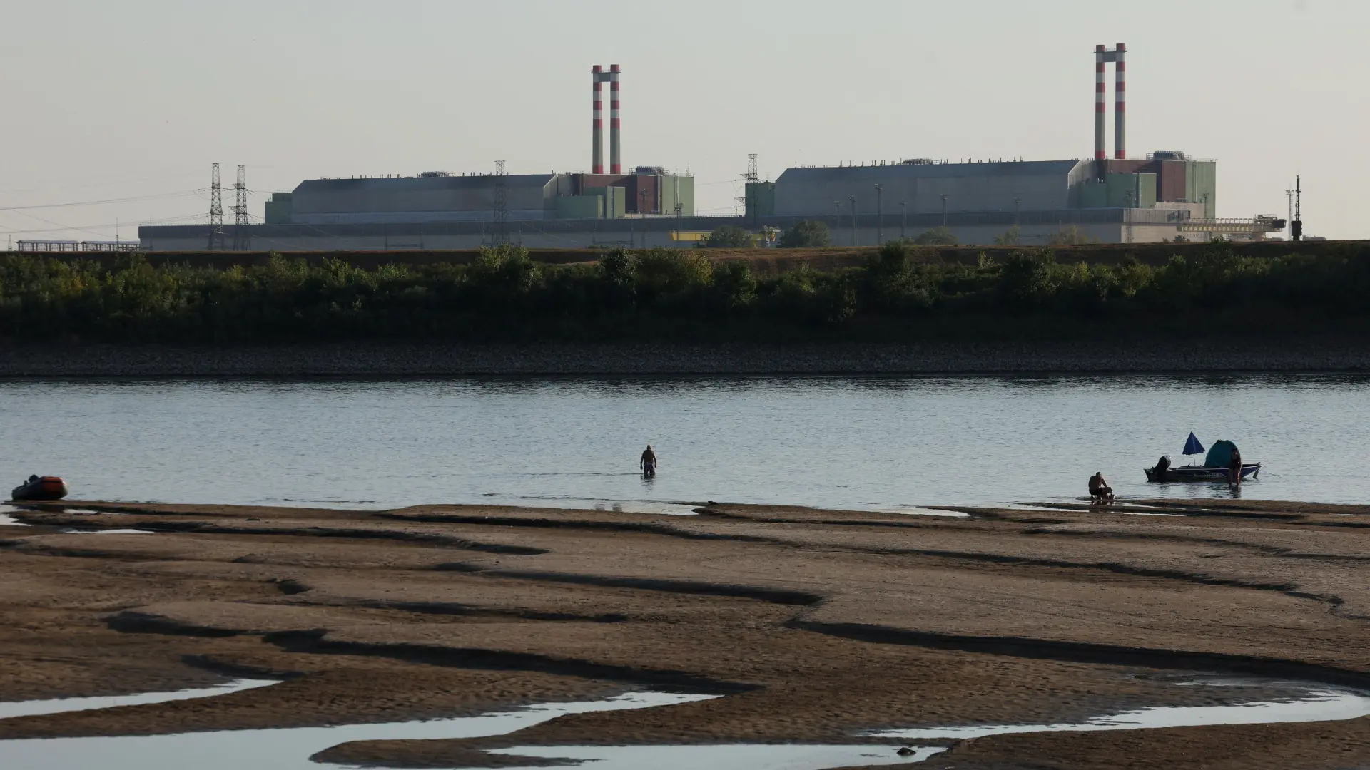 Dunav nizak vodostaj Mađarska nuklearna elektrana Pakš REUTERS Bernadett Szabo-6a6eda2a74630.webp