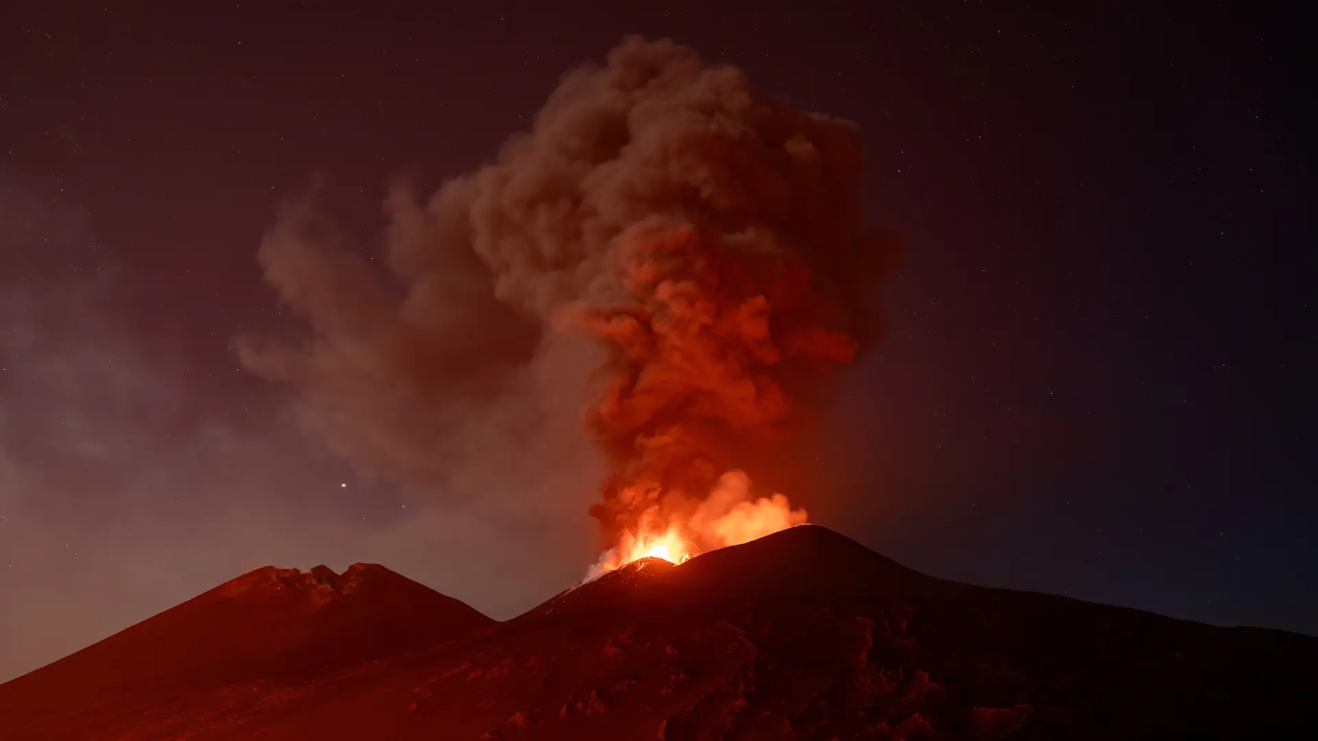 Etna erupcija Sicilija vulkan REUTERSGiuseppe Di Stefano-6a7c3d6b727e2.webp