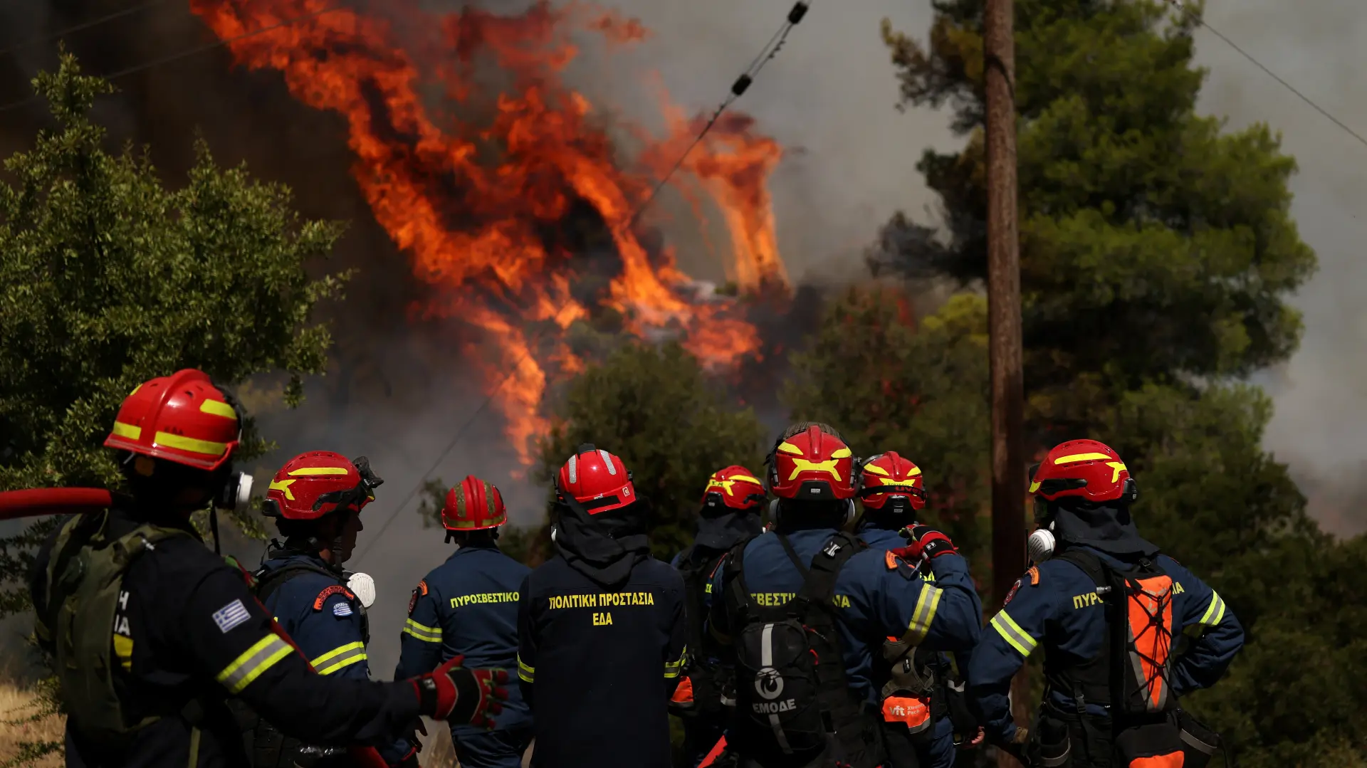 Grčka šumski požar vatrogasci REUTERS Stelios Misinas-6a6f0ec738eb1.webp