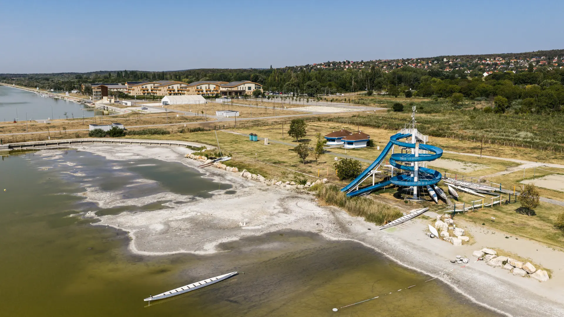 Jezero Velence Mađarska suša REUTERS Marton Monus-6a8b1ac7ec1a5.webp