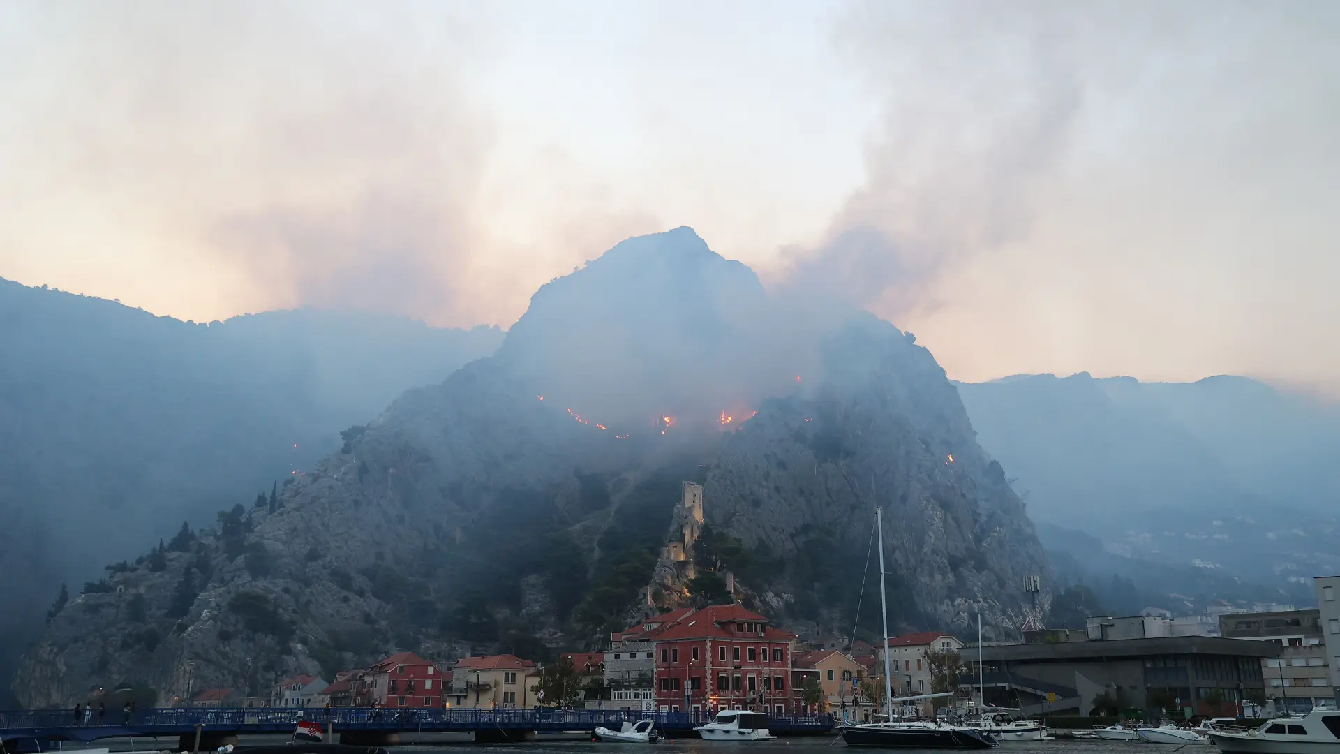 Omiš Hrvatska požar Pixsell Ivana Ivanovic (4)-6a7f075aae3df.webp