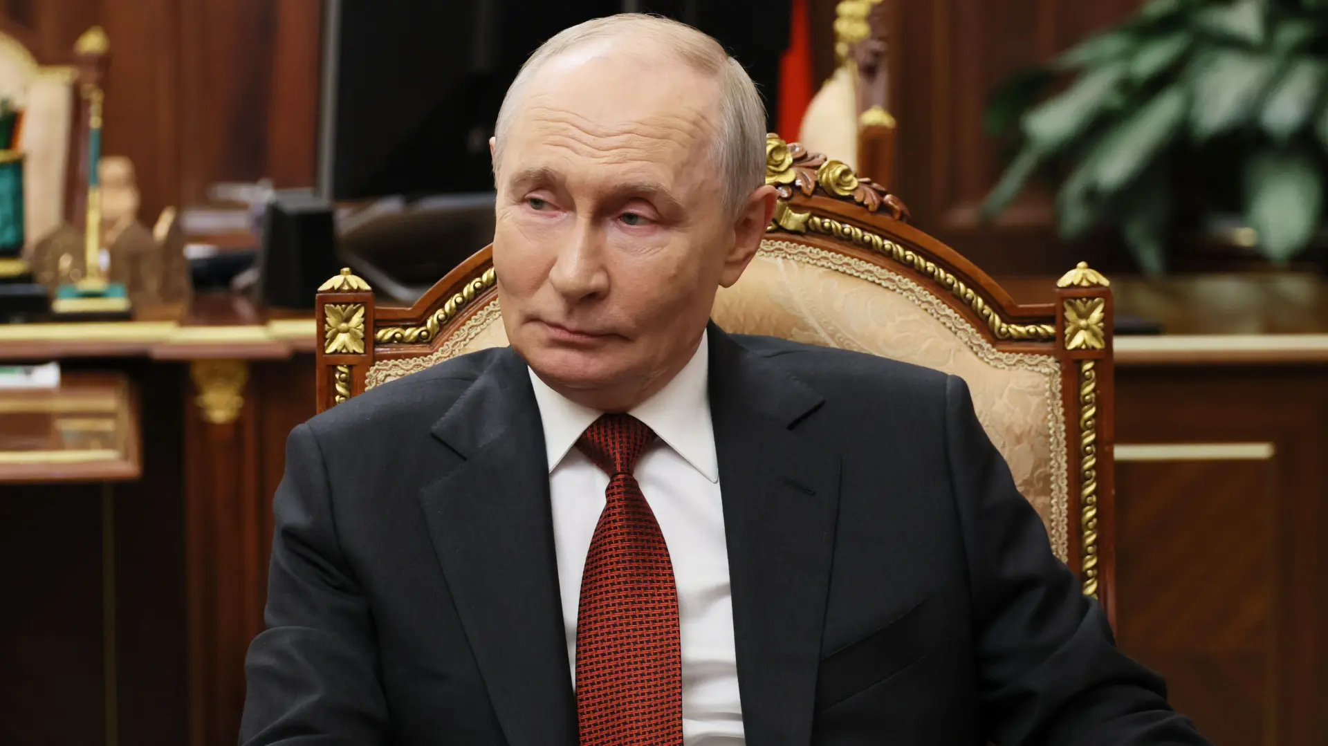 Tan2026-08-2216522151_3 Vladimir Putin Mikhail Metzel, Sputnik, Kremlin Pool Photo via AP-6a89d34861d0a.webp