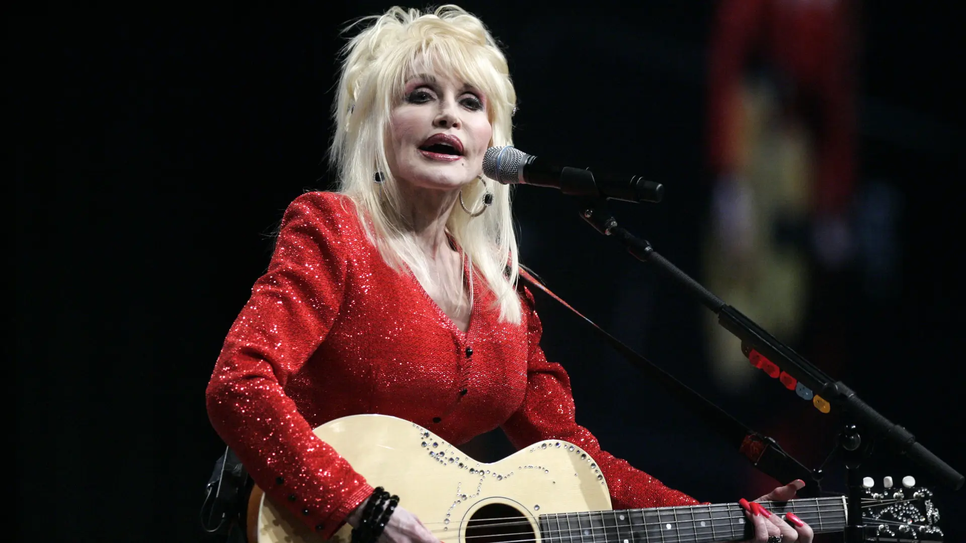 Tan2026-08-2520102068_2 doli parton AP PhotoCarlos Osorio-6a8ddebe355c7.webp